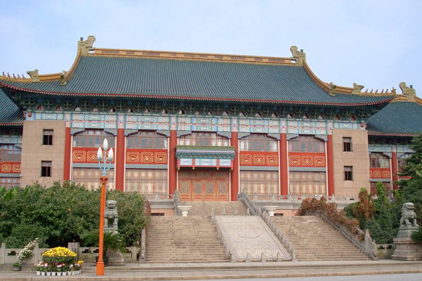 上海体育学院